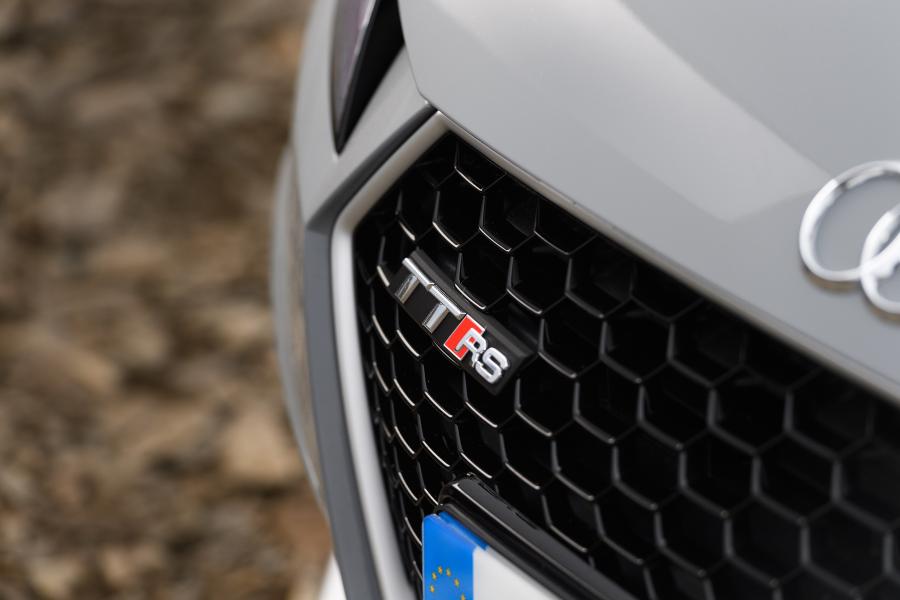 Детали экстерьера Audi TT RS Roadster (8S) 2016 года  (UK) (фото 34 из 40)